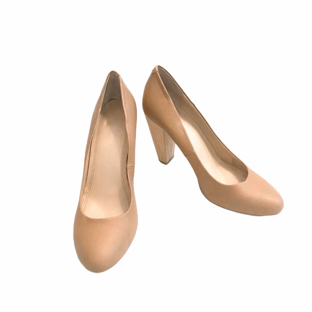 Calvin Klein nude pumps